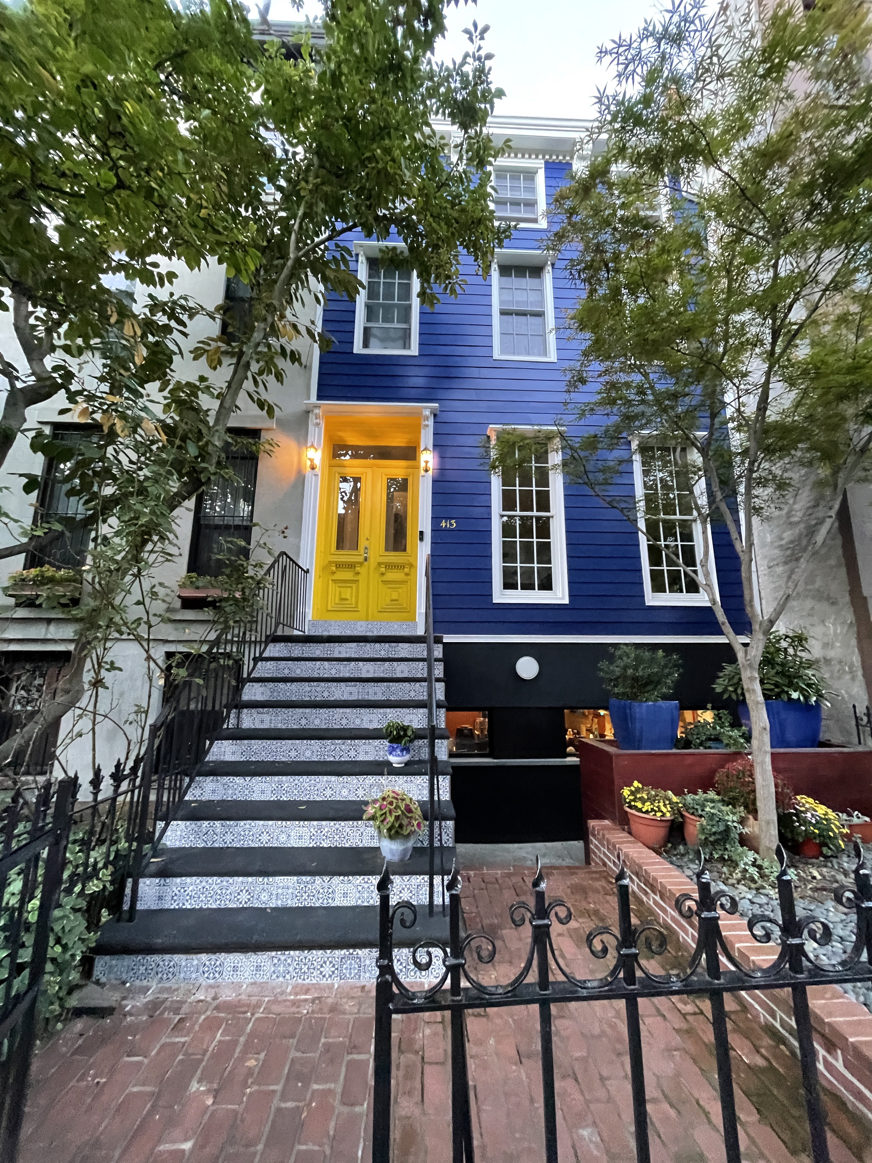 Halloween Stoop Decorations in NYC